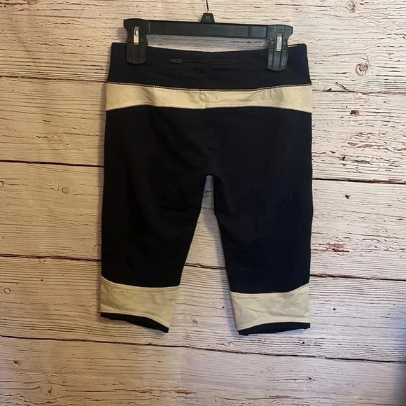 Ralph Lauren active capris - Picture 4 of 6